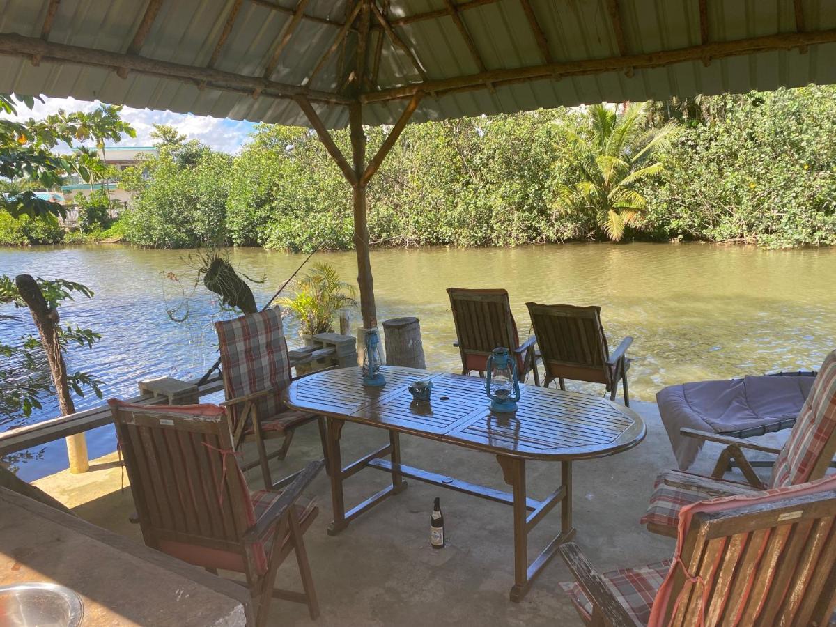 Orchid Island B&B On The River With Pool & Jetty Pacific Harbour Exterior photo